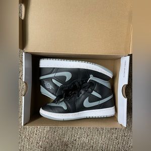 NWOT Air Jordan 1 mids